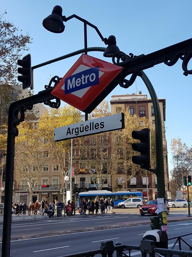 Arguelles Apartment Madrid Exteriör bild