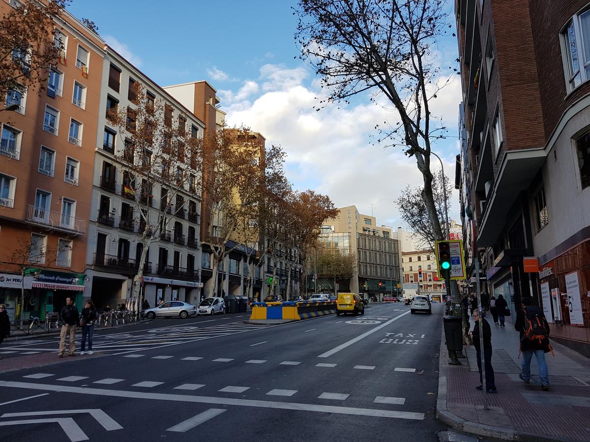 Arguelles Apartment Madrid Exteriör bild